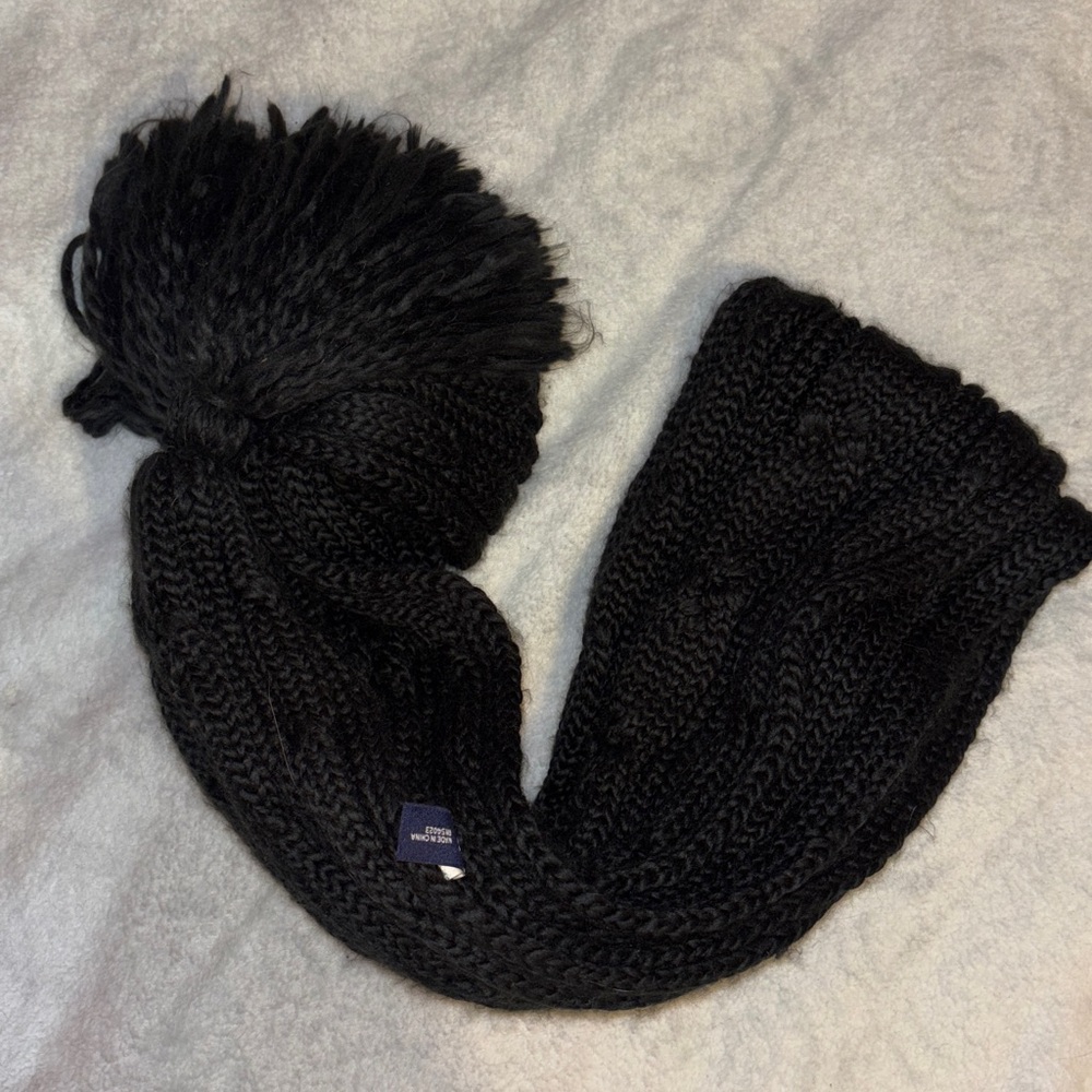 GAP Black Knit Scarf with Tassels - Picture 8 of 9
